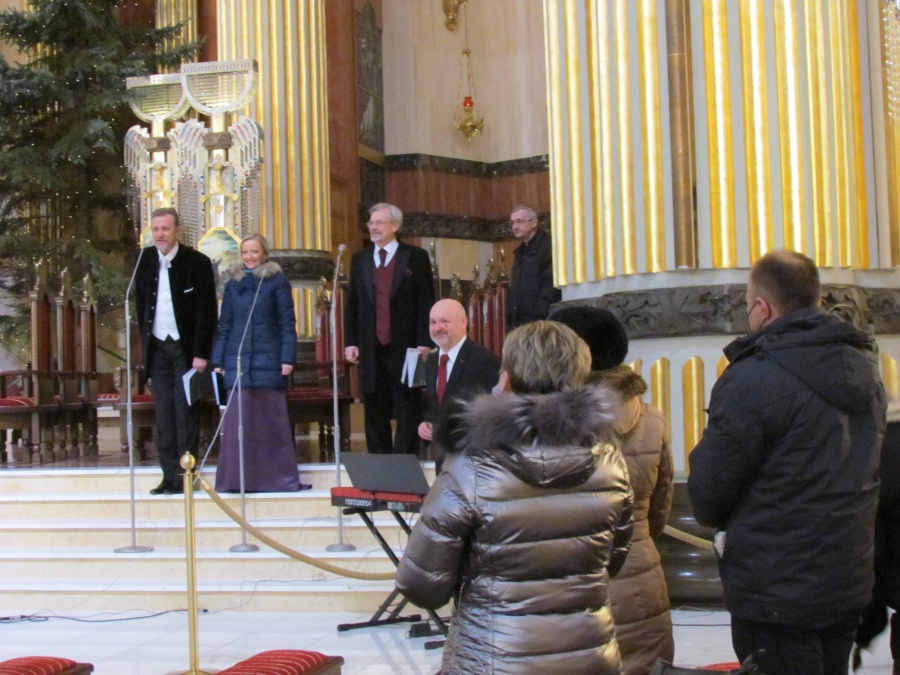 Wybitni artyści w licheńskiej bazylice. Wspólne kolędowanie jak przy wigilijnym stole
