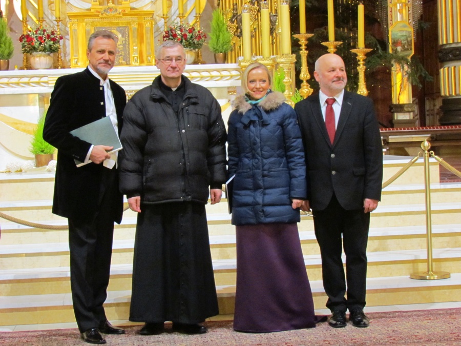 Wybitni artyści w licheńskiej bazylice. Wspólne kolędowanie jak przy wigilijnym stole