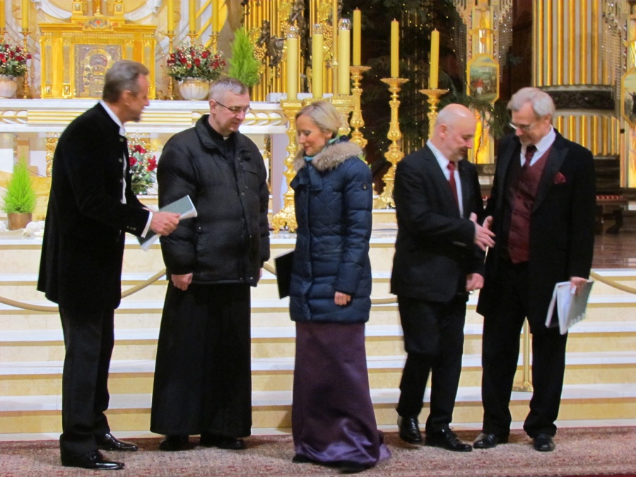 Wybitni artyści w licheńskiej bazylice. Wspólne kolędowanie jak przy wigilijnym stole