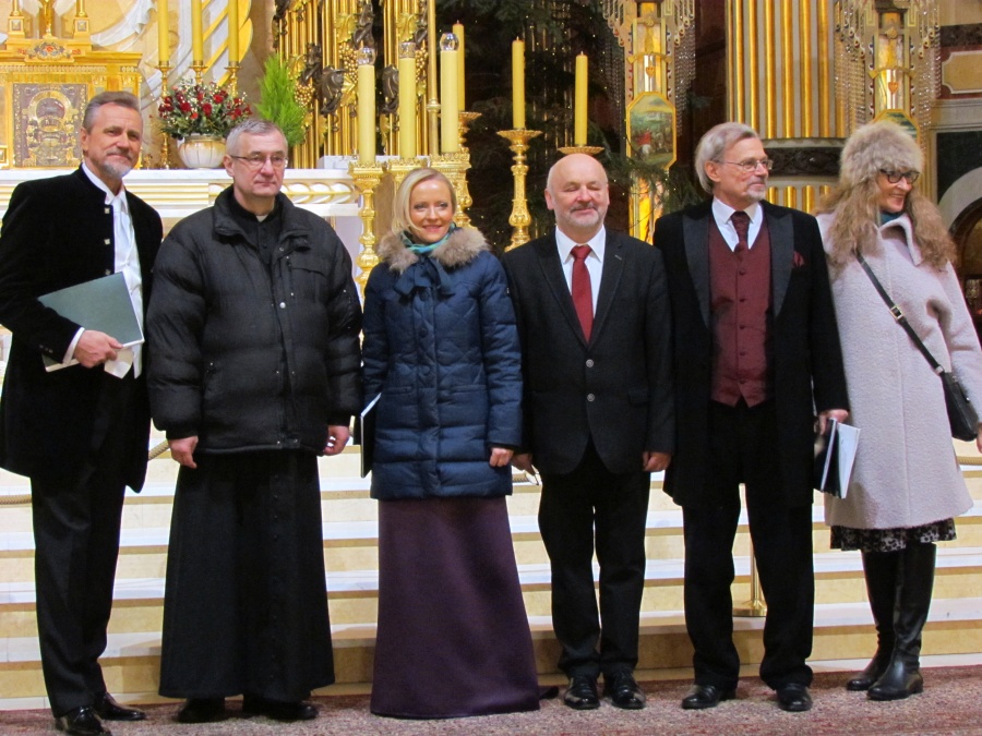 Wybitni artyści w licheńskiej bazylice. Wspólne kolędowanie jak przy wigilijnym stole