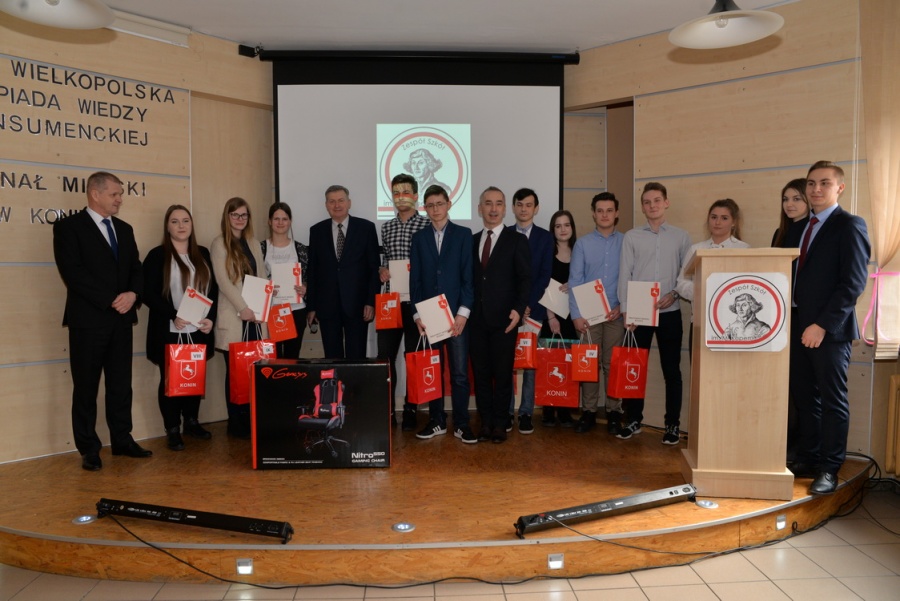 Znają prawa i przepisy. Finał XV Wielkopolskiej Olimpiady Wiedzy Konsumenckiej