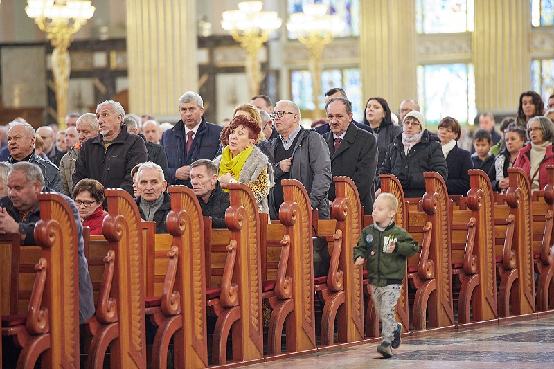 Na chwilę refleksji i modlitwy. Samorządowcy zjechali do Lichenia