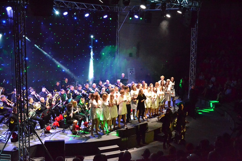 Kayah i Gospel na jednej scenie z Orkiestrą Dętą PAK KWB Konin