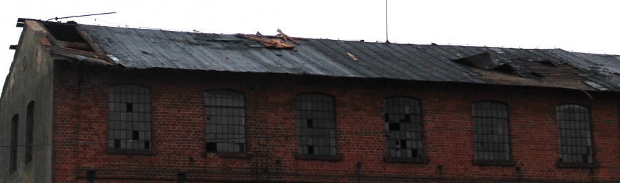 Nawałnica nad Dobrą. Zniszczone domy i parki