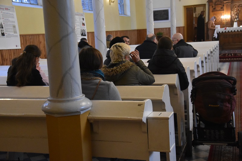 „Wojna to przede wszystkim łzy, ból i straty”. Ekumeniczne nabożeństwo z modlitwą o pokój