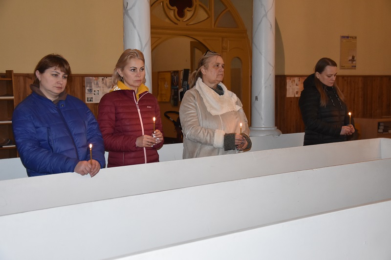 „Wojna to przede wszystkim łzy, ból i straty”. Ekumeniczne nabożeństwo z modlitwą o pokój