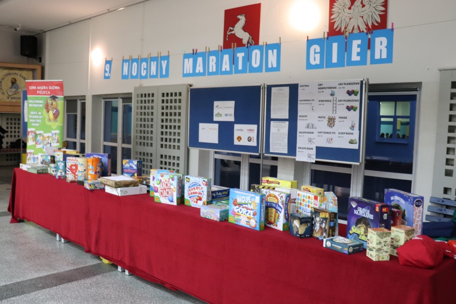 Nocny Maraton Gier. Uczniowie III LO spędzili noc w szkole