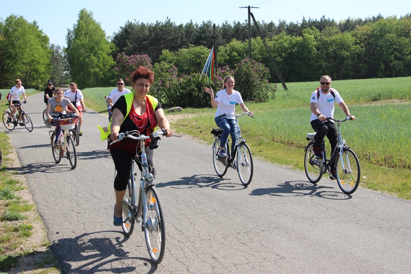 Rekordowa liczba rowerzystów wyruszyła na rajd. Na mecie majówka z eksplozją kolorów