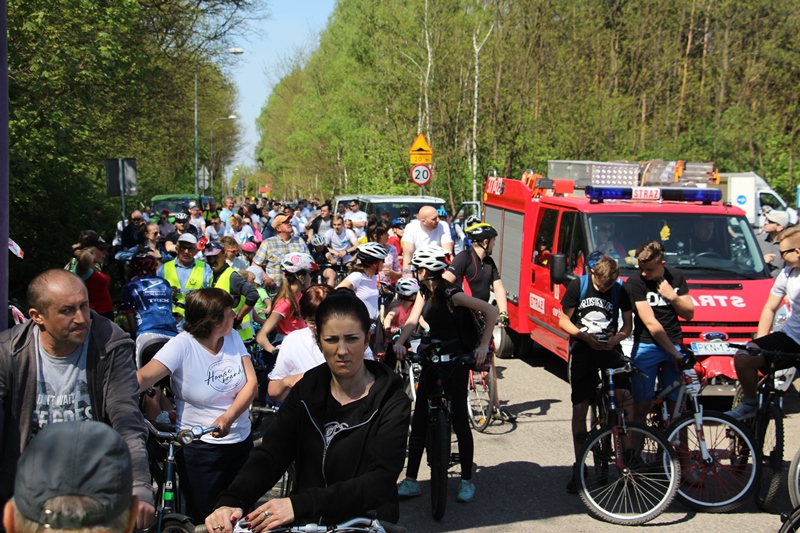 Rekordowa liczba rowerzystów wyruszyła na rajd. Na mecie majówka z eksplozją kolorów