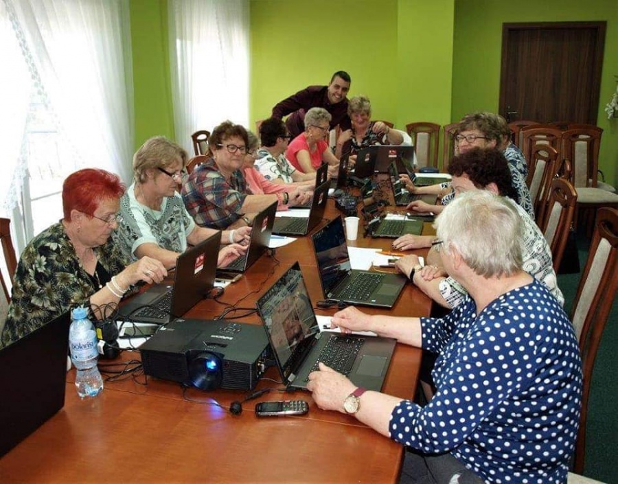 „Ja w internecie”. Wójt rozdał certyfikaty