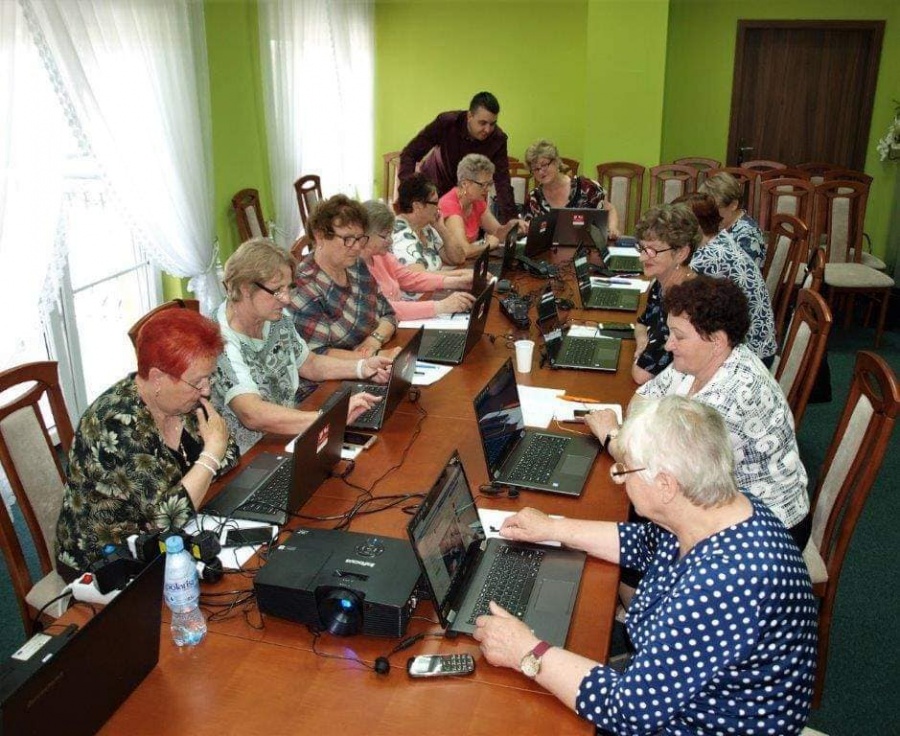 „Ja w internecie”. Wójt rozdał certyfikaty