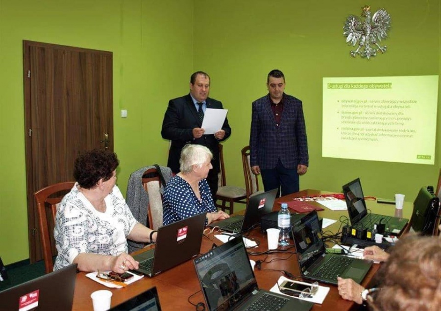 „Ja w internecie”. Wójt rozdał certyfikaty