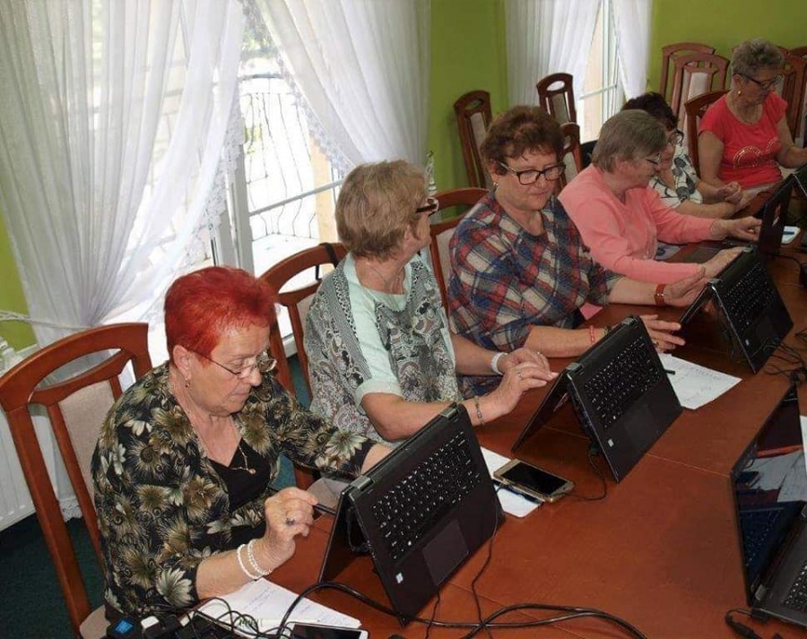 „Ja w internecie”. Wójt rozdał certyfikaty