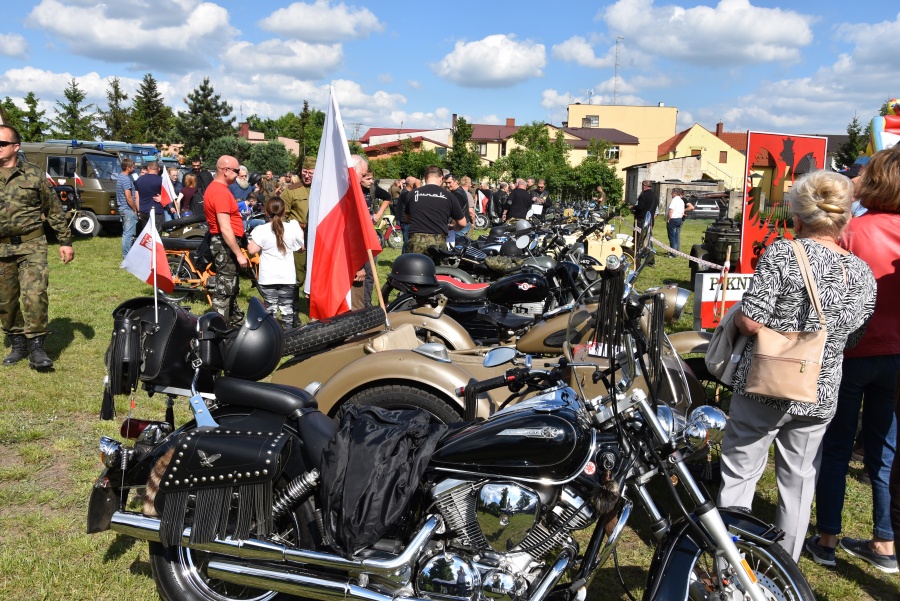 Wójt przyjechał zabytkowym motocyklem. Rozpoczęły się Dni Kramska