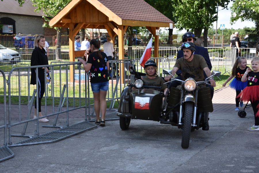 Wójt przyjechał zabytkowym motocyklem. Rozpoczęły się Dni Kramska