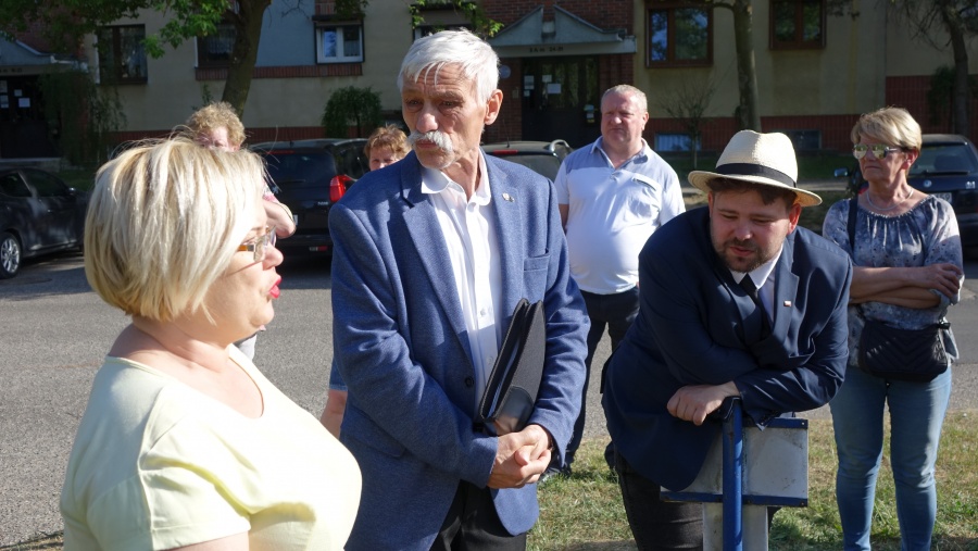 „Na kwiatowym osiedlu powinny być łąki kwietne, a nie betonowe bloki”