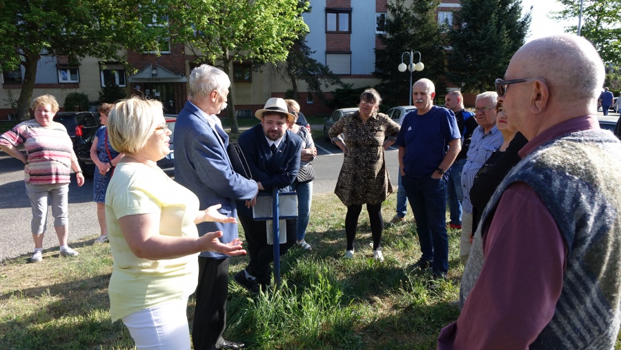 „Na kwiatowym osiedlu powinny być łąki kwietne, a nie betonowe bloki”