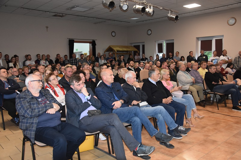 Nie chcą za swoimi oknami oglądać pociągów. Mieszkańcy są przeciwni budowie kolei Turek-Konin