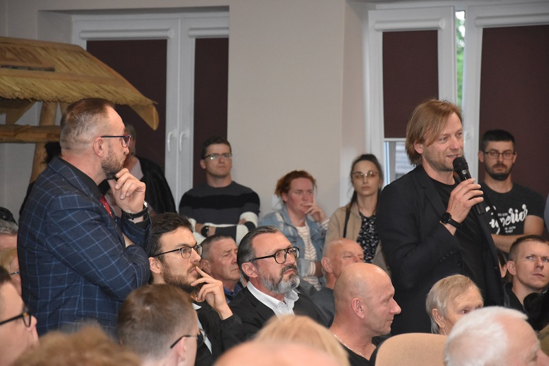 Nie chcą za swoimi oknami oglądać pociągów. Mieszkańcy są przeciwni budowie kolei Turek-Konin