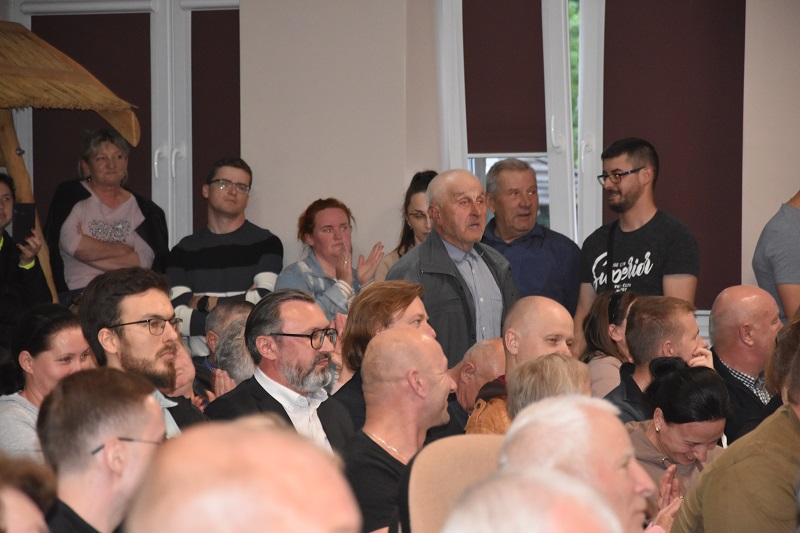 Nie chcą za swoimi oknami oglądać pociągów. Mieszkańcy są przeciwni budowie kolei Turek-Konin