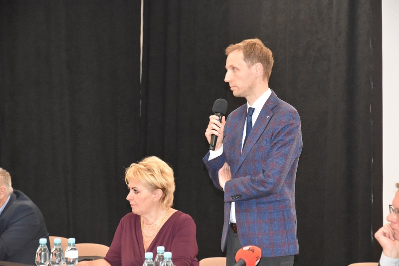 Nie chcą za swoimi oknami oglądać pociągów. Mieszkańcy są przeciwni budowie kolei Turek-Konin