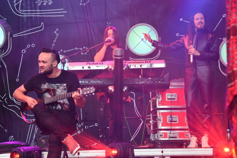 Tłumy zaśpiewały z Michałem Szpakiem jego największe przeboje. Koncert na dobry początek festiwalu