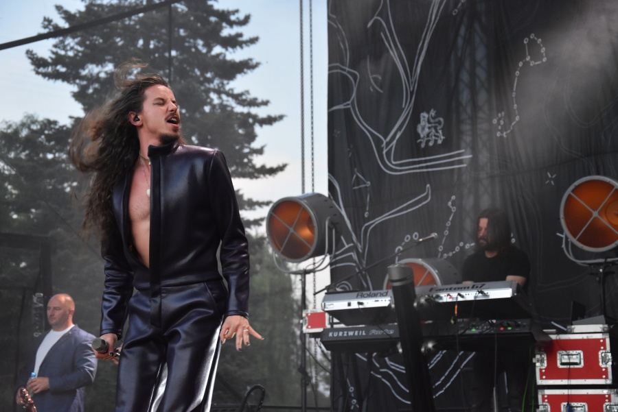 Tłumy zaśpiewały z Michałem Szpakiem jego największe przeboje. Koncert na dobry początek festiwalu