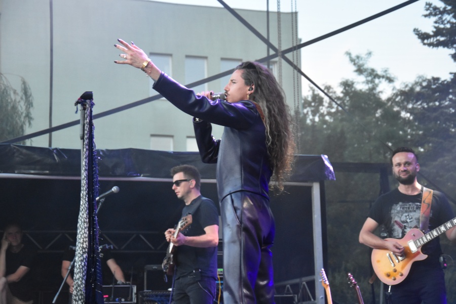 Tłumy zaśpiewały z Michałem Szpakiem jego największe przeboje. Koncert na dobry początek festiwalu
