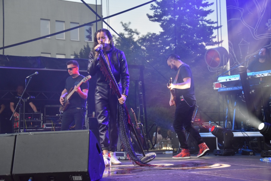 Tłumy zaśpiewały z Michałem Szpakiem jego największe przeboje. Koncert na dobry początek festiwalu