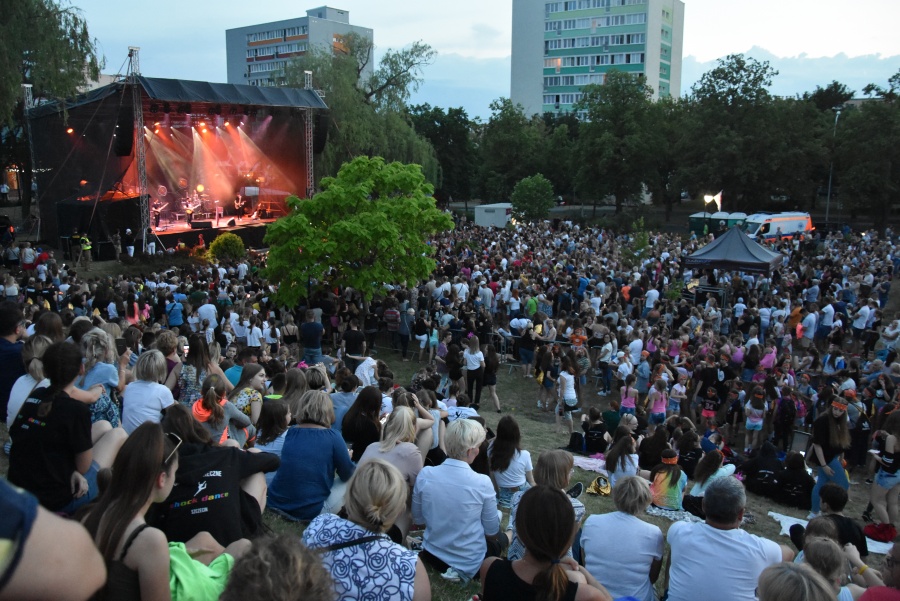 Tłumy zaśpiewały z Michałem Szpakiem jego największe przeboje. Koncert na dobry początek festiwalu