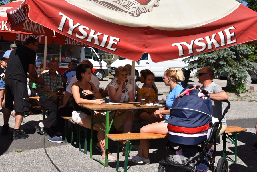 Mieszkańcy wsi dziękują wieloletniemu sołtysowi. Piknik integracyjny w Grąblinie