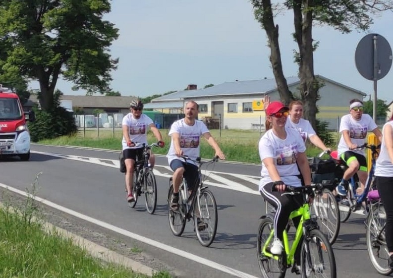 Ruszyli na pomoc chorej Jagódce. Druhowie z OSP w ponad 450-kilometrowej podróży
