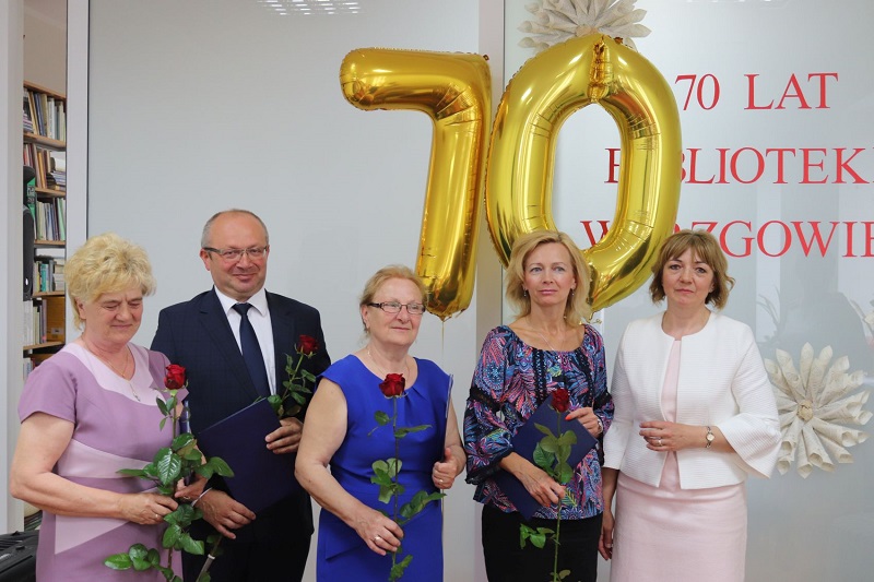 Biblioteka skończyła 70 lat. Były wspomnienia i tort