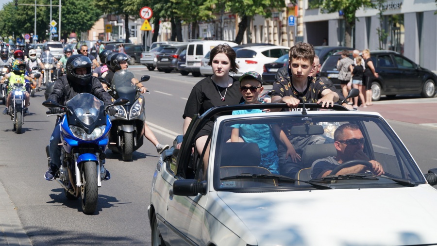 Wielka parada motocykli i zabytkowych aut. Było co podziwiać!