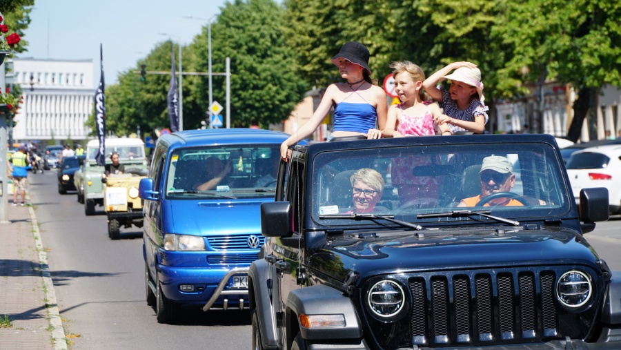 Wielka parada motocykli i zabytkowych aut. Było co podziwiać!