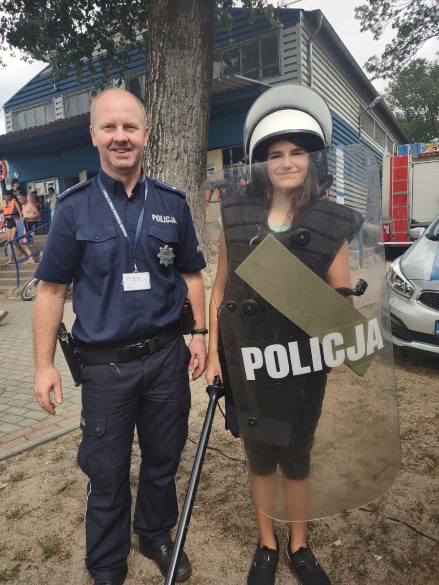 Zabawy, konkursy i pokazy ratownictwa na plaży