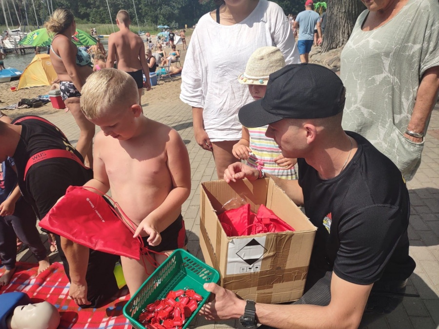 Zabawy, konkursy i pokazy ratownictwa na plaży