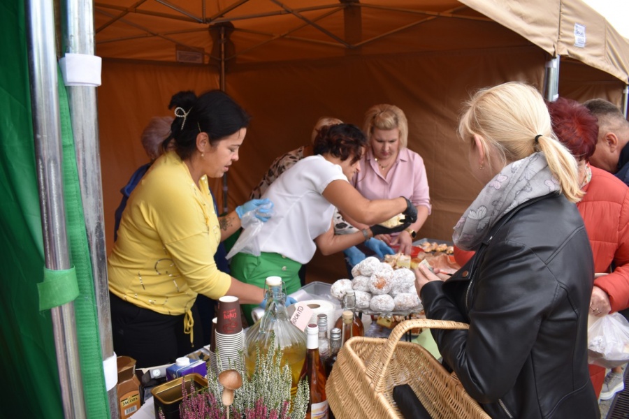 Moc regionalnych smaków na rynku w Ślesinie
