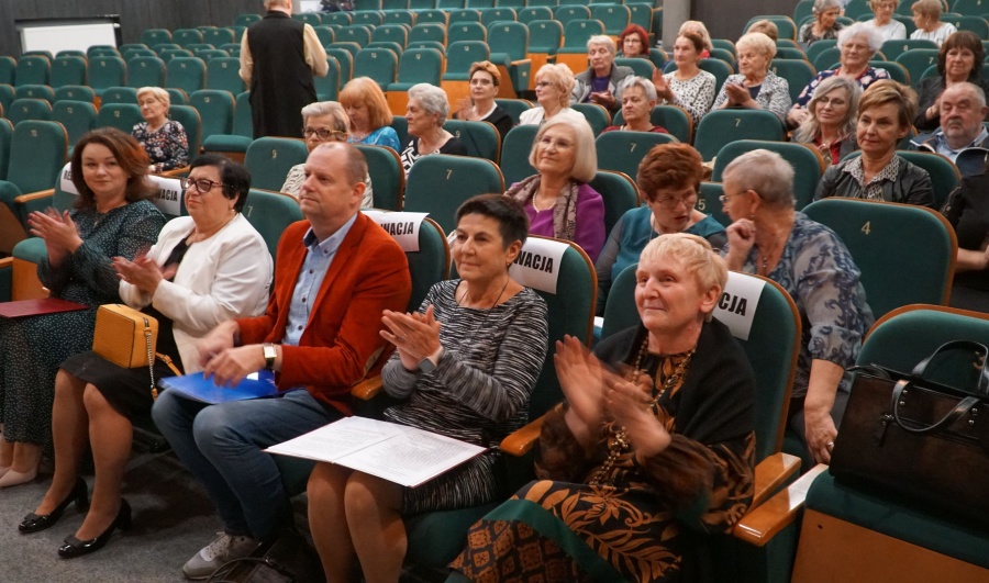 Minął czas izolacji i zdalnych zajęć. 15. inauguracja roku akademickiego w kłodawskim UTW