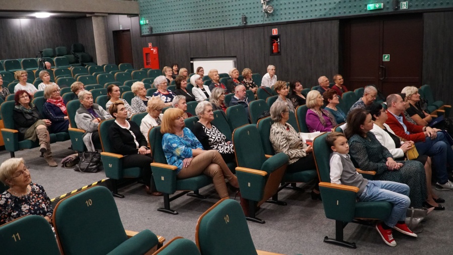 Minął czas izolacji i zdalnych zajęć. 15. inauguracja roku akademickiego w kłodawskim UTW