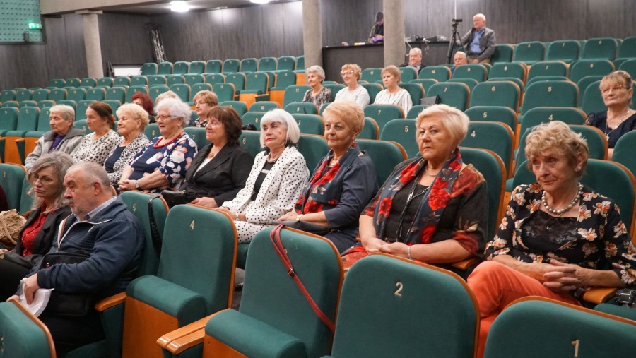 Minął czas izolacji i zdalnych zajęć. 15. inauguracja roku akademickiego w kłodawskim UTW