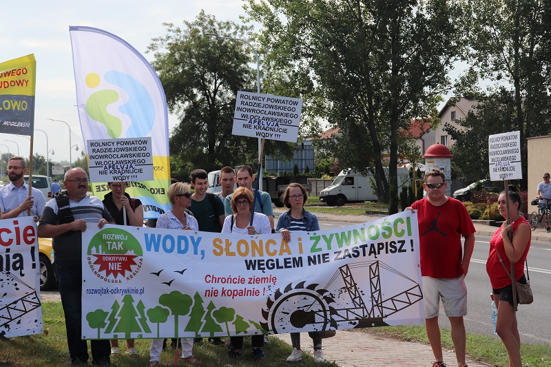 Protestowali przed kopalnią. „Węgiel brunatny to barbarzyńskie zło”