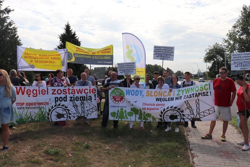 Protestowali przed kopalnią. „Węgiel brunatny to barbarzyńskie zło”
