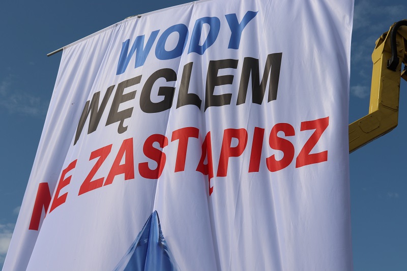 Protestowali przed kopalnią. „Węgiel brunatny to barbarzyńskie zło”