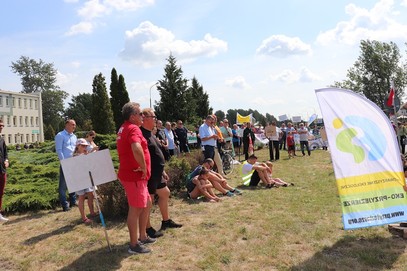 Protestowali przed kopalnią. „Węgiel brunatny to barbarzyńskie zło”