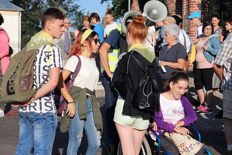 Będą modlić się o zdrowie. Pieszo wyruszyli do Lichenia