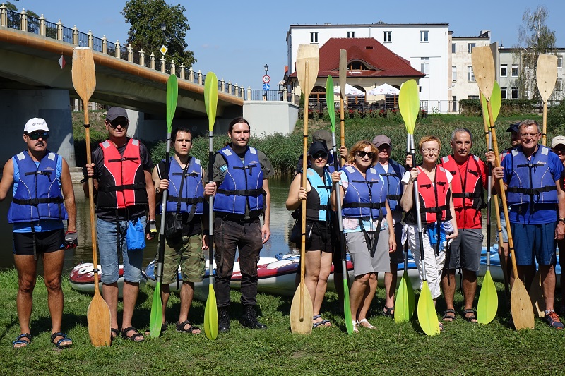 Spływ kajakowy z posłem, prezydentem i zastępcą oraz radnymi. „To nie są wyścigi”