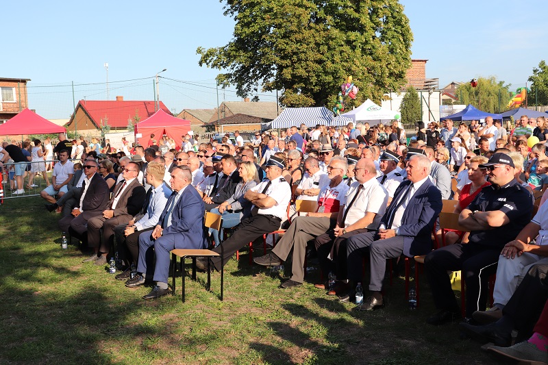 Mieszkańcy gminy świętowali. Po raz siódmy biegły służby mundurowe