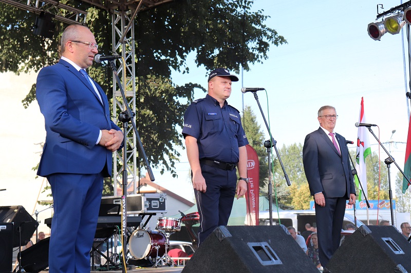 Mieszkańcy gminy świętowali. Po raz siódmy biegły służby mundurowe