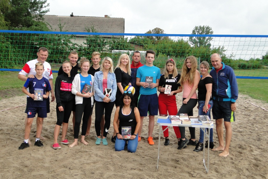 Wakacyjna książka nagrodą w plażówce! Wyjątkowy turniej w Lubstowie